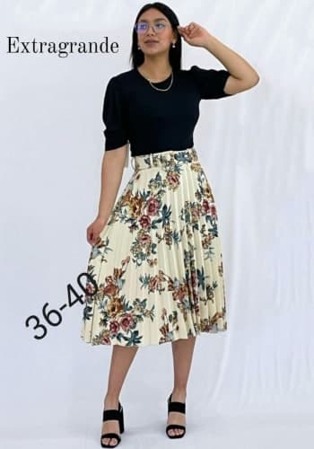Falda larga color Blanco talla Extragrande  estilo Tableada