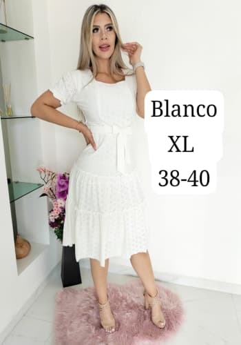 Vestido  largo color Blanco talla Extragrande  estilo Recto