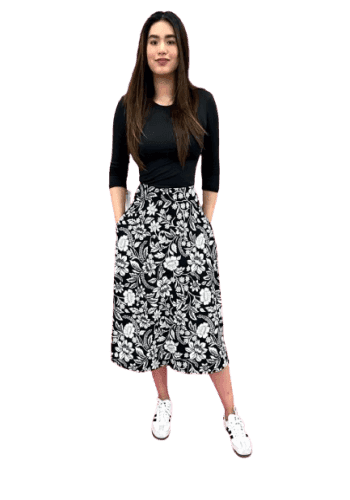 Falda larga color Negro talla Grande  estilo Línea A 