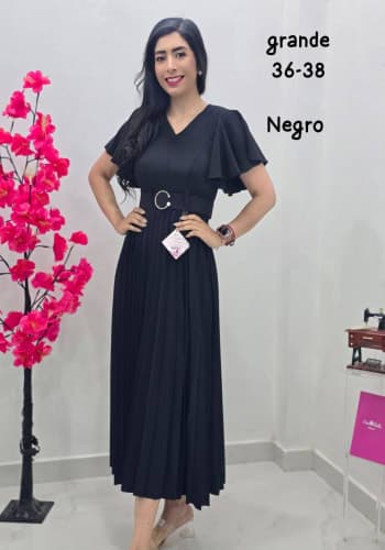 Vestido  largo color Negro talla Grande  estilo Plizado 